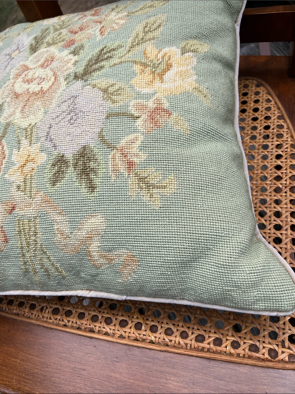 Vintage Floral Needlepoint Decorative Pillow French Country - Picture 12 of 16